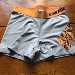 Nike pro